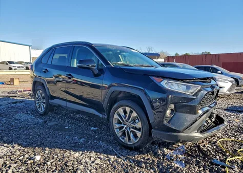 2021 Toyota Rav4 Xle Premium z USA, uszkodzony, nr VIN 2T3C1RFV5MC165109